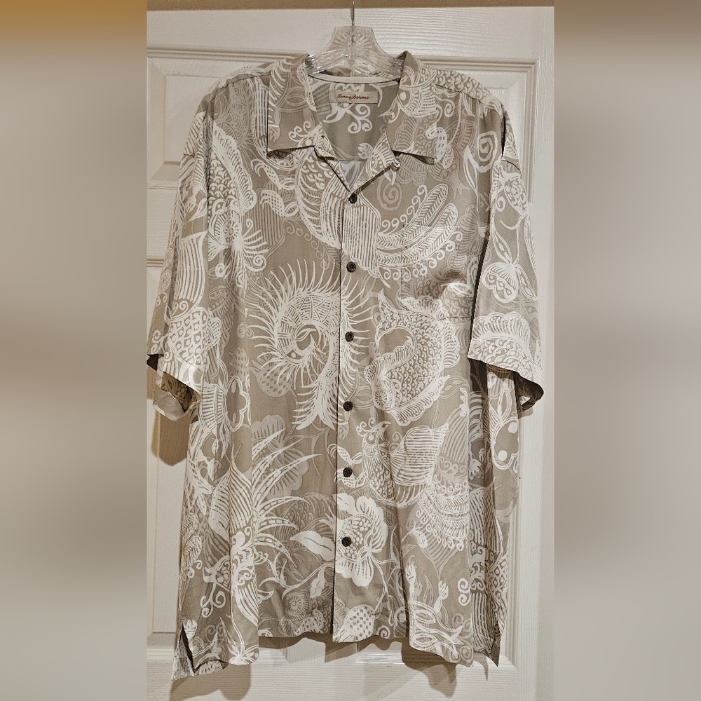 Tommy Bahama Beige and White Patterned Button-Up Shirt XXL